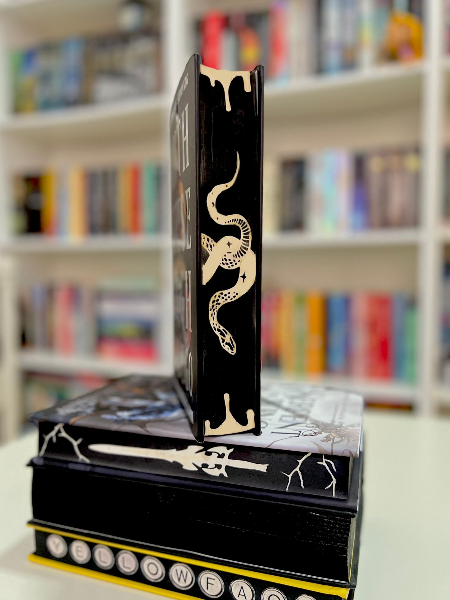 Ninth House by Leigh Bardugo (BW Exclusive Sprayed Edges)