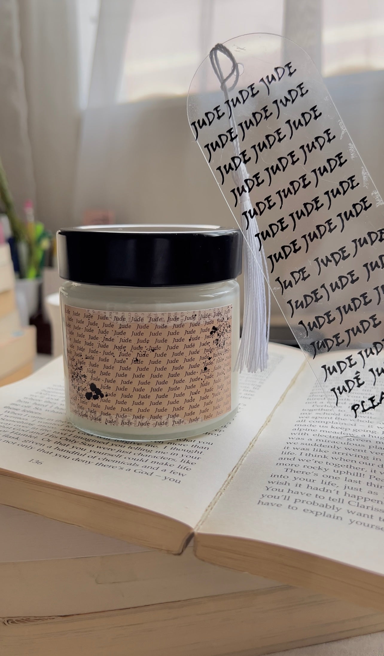 Jude - Literary Candle