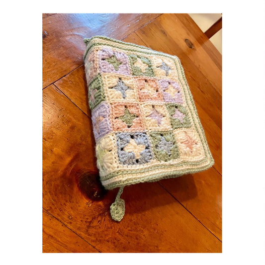 Star Granny-Square Booksleeve crochet